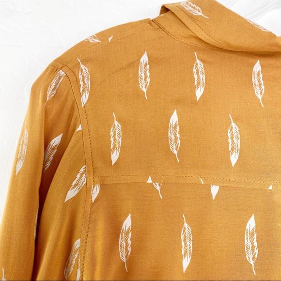 Living Doll Feathers Long Sleeve Button Up Blouse Camel Brown XS - Picture 9 of 11